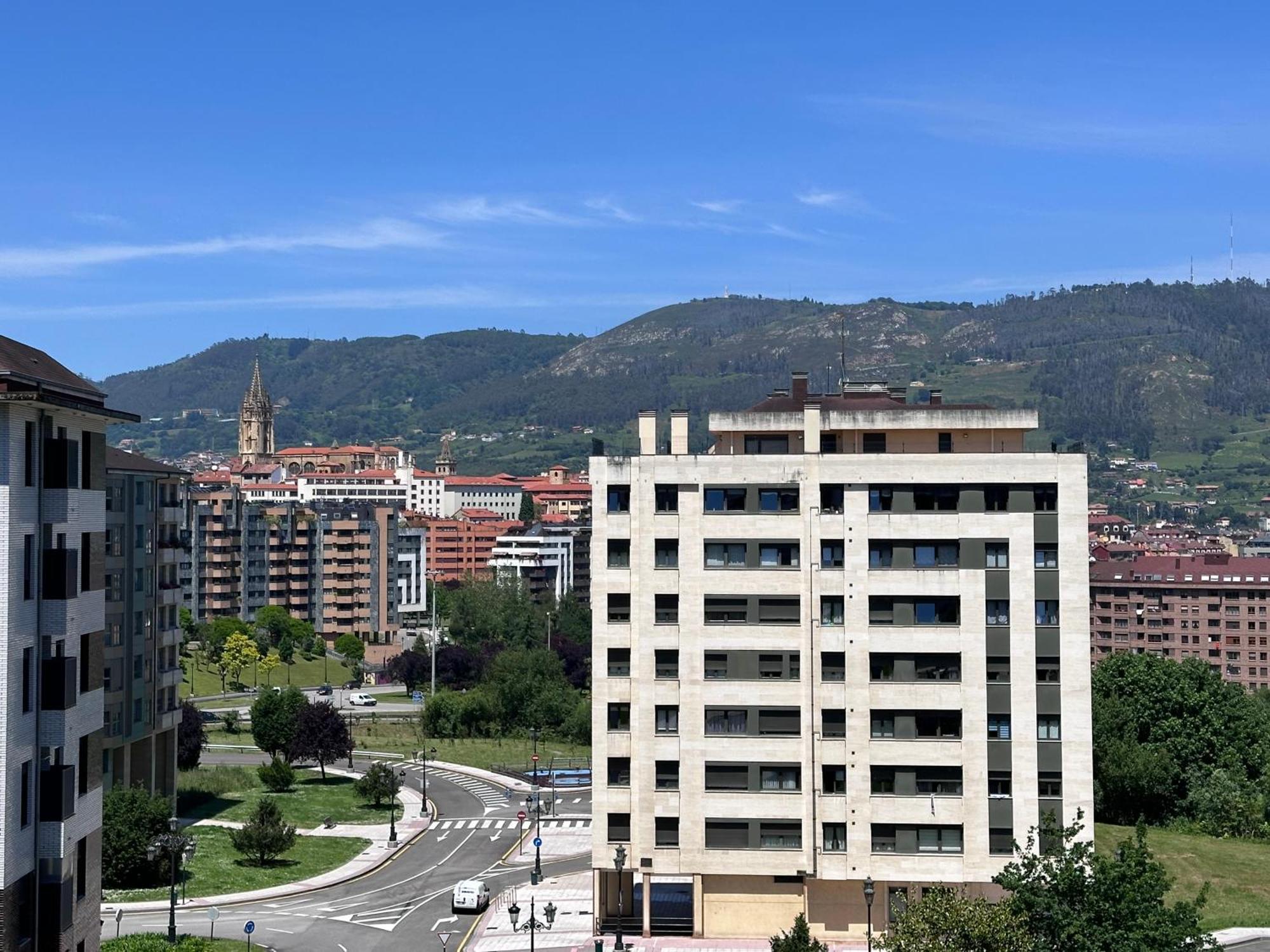 Acogedor Apartamento Con Vistas A La Catedral Y Parking Oviedo Eksteriør bilde